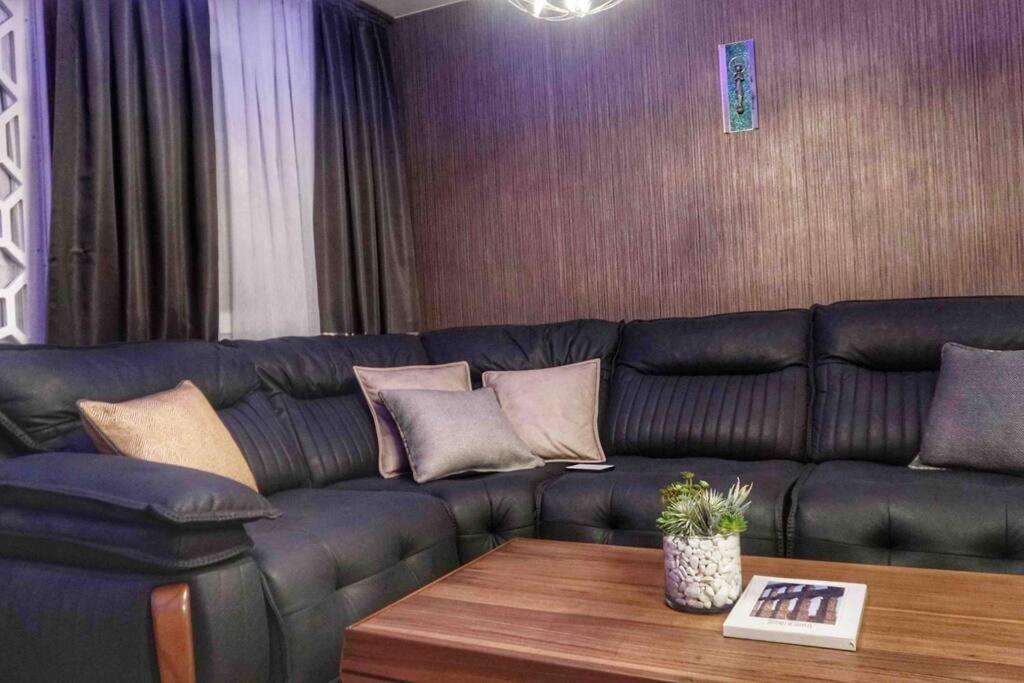 New Luxury 3-Bedroom Apartment Segovia Dış mekan fotoğraf